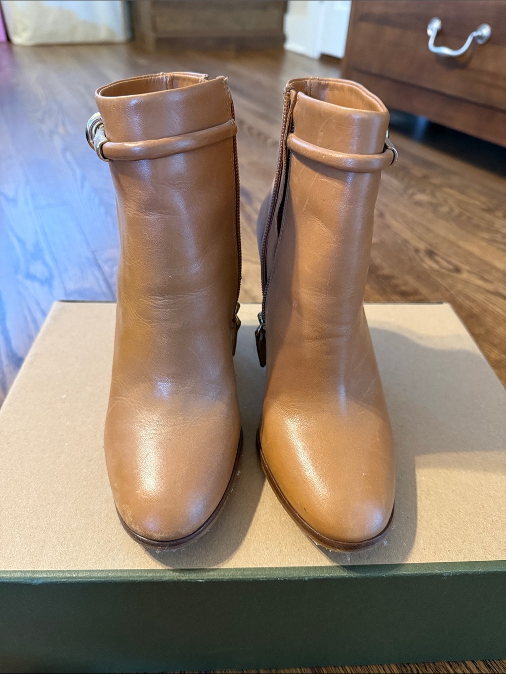 Women's Tan Leather Ankle Boots - Stylish Zip-Up Fashion